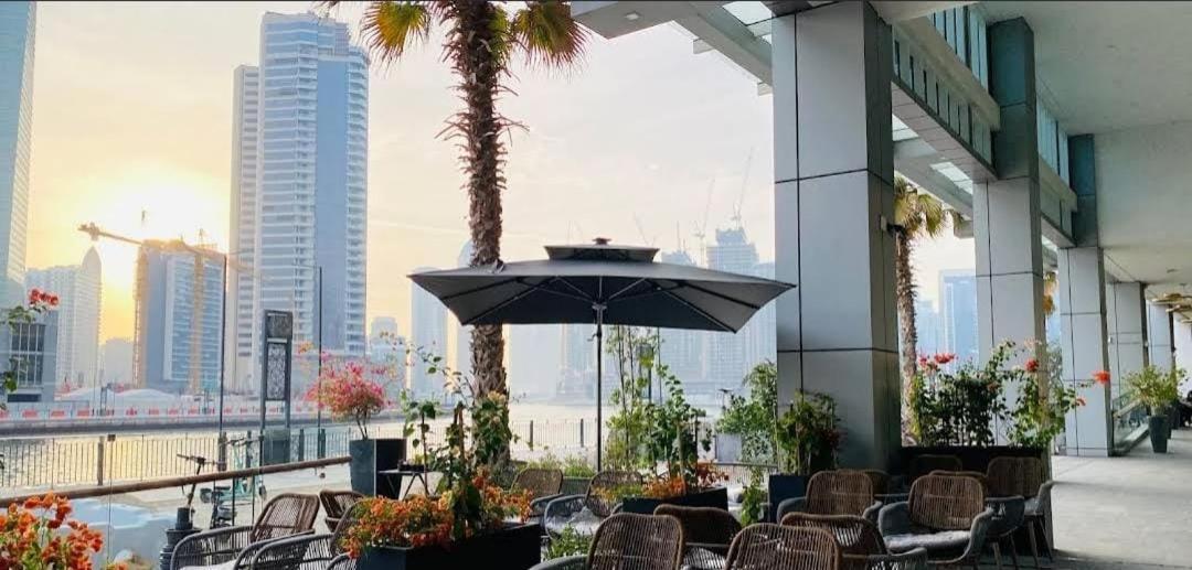 White Sage - Premium Furnished With Large Balcony Apartment *