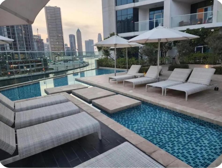White Sage - Premium Furnished With Large Balcony Appartement