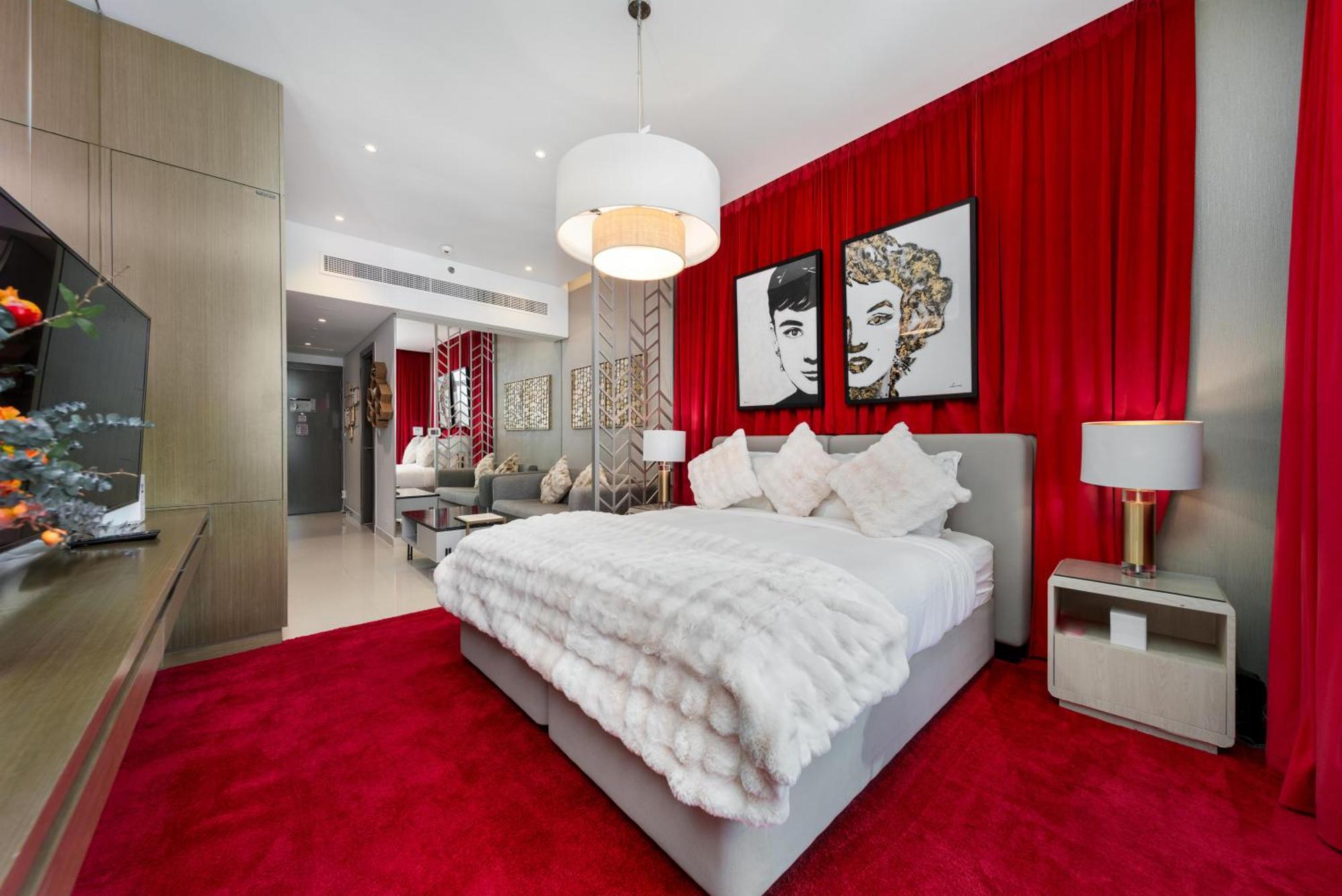 White Sage - Premium Furnished With Large Balcony