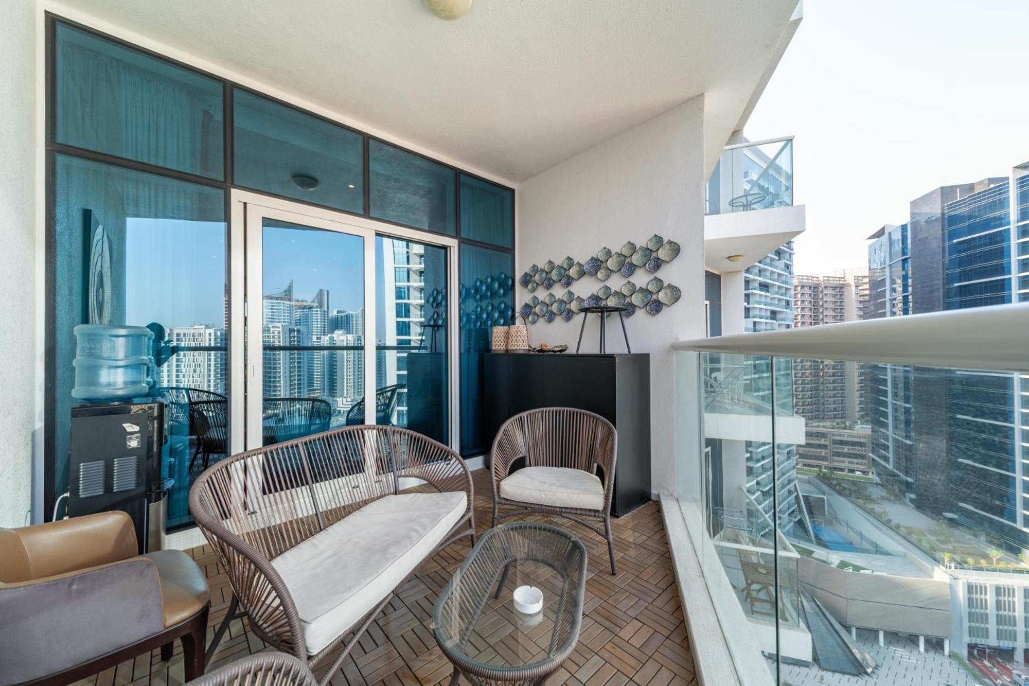 Appartement White Sage - Premium Furnished With Large Balcony *
